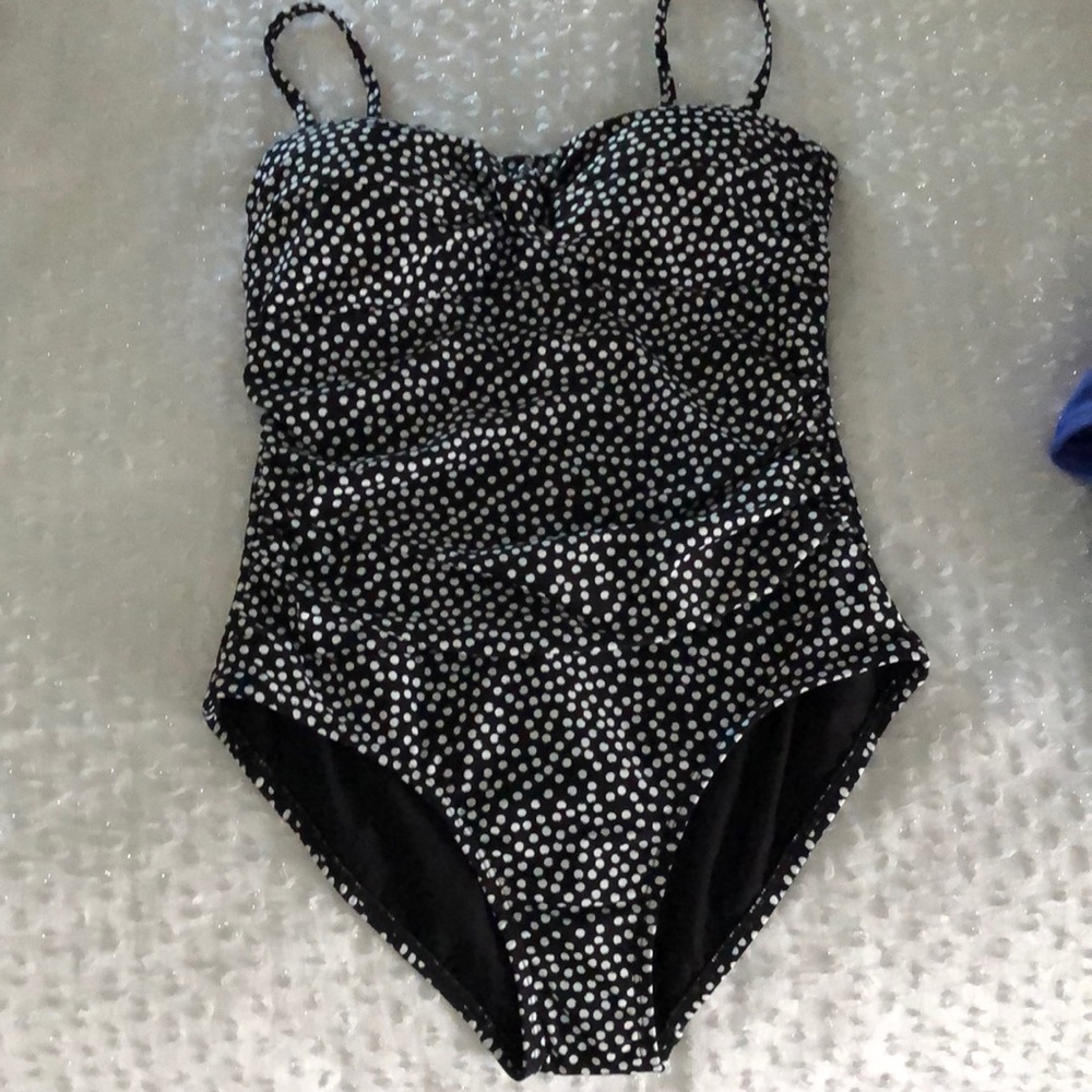 Pretty in Black & White polka dots.